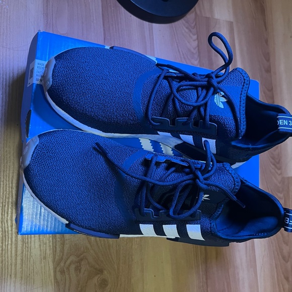 Adidas sneakers, size 8.5 or 8 1/2, color blue - Picture 1 of 8